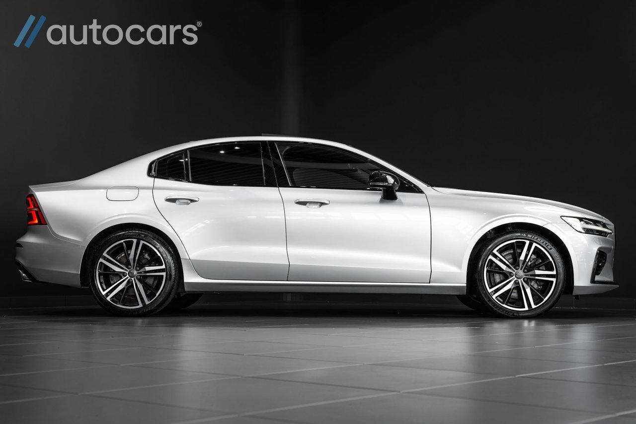 Volvo S60 Recharge T8 392hk AWD R-Design 2021, bild 2/10
