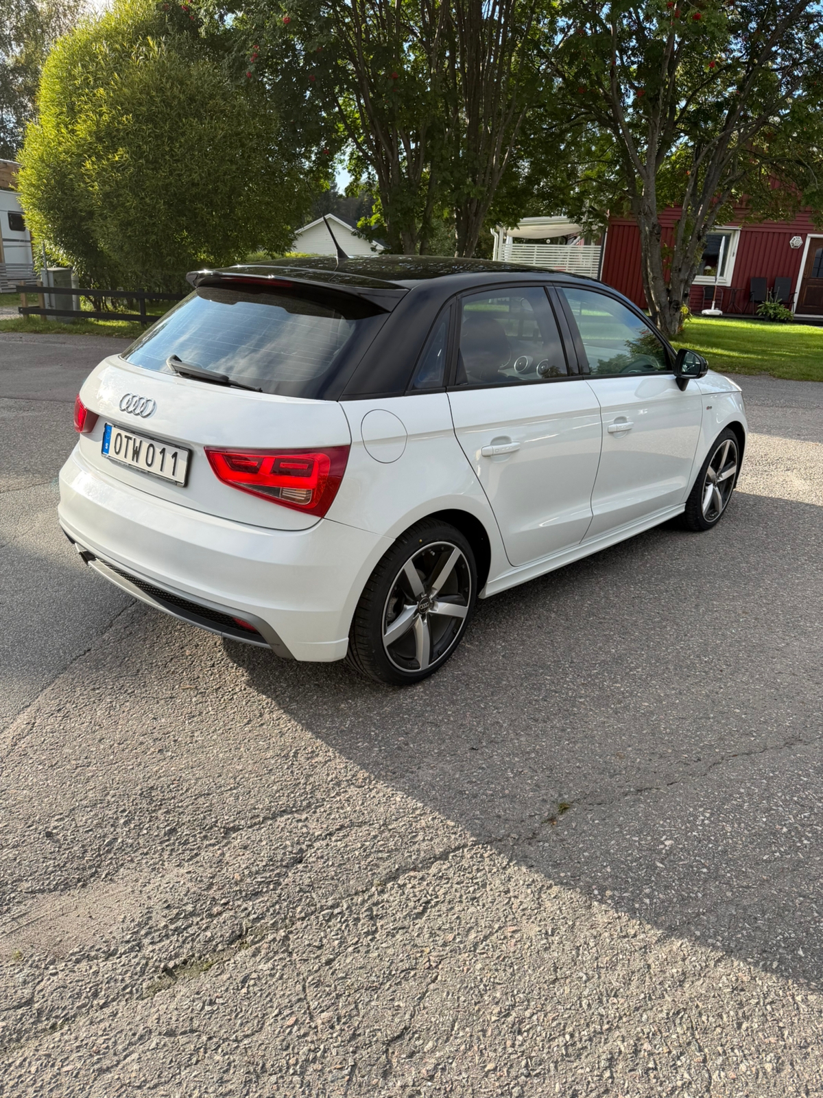 Audi A1 Sportback 1.6 TDI Manuell 2013, bild 3/6