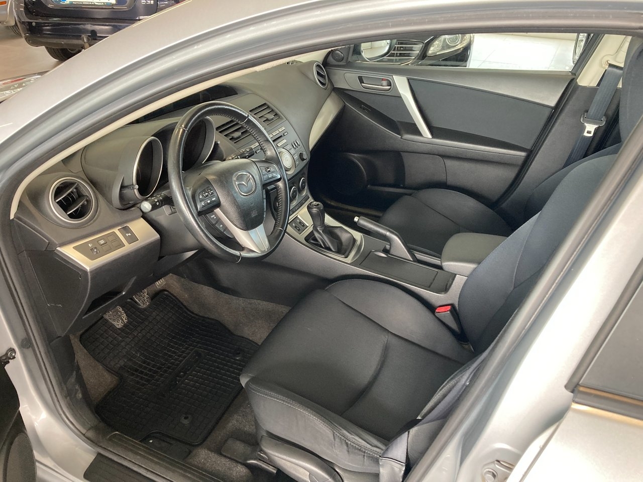 Mazda 3 1.6 MZR 2011, kuva 5/5