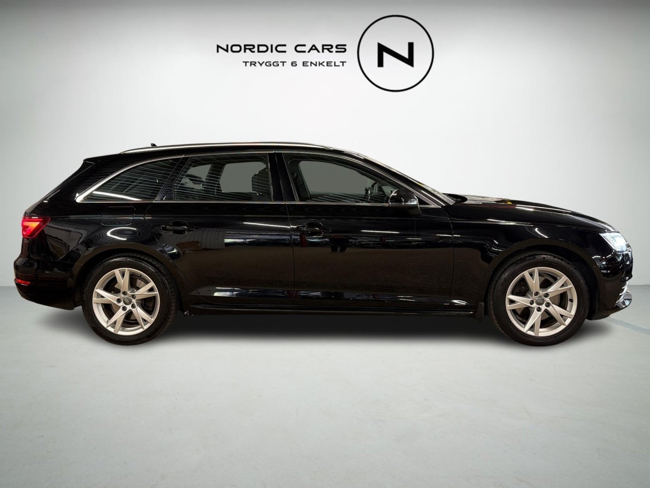 Audi A4 2018, photo 5/10