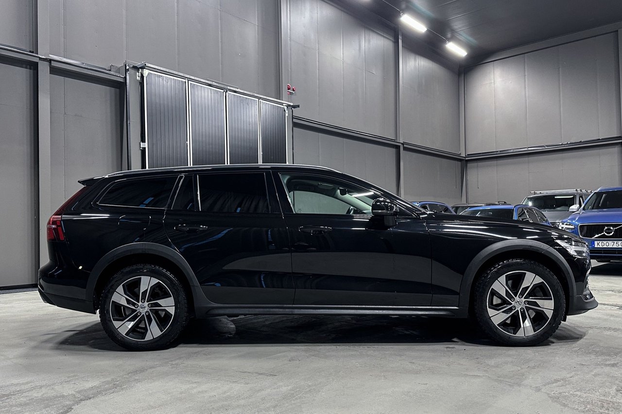 Volvo V60 Cross Country B4 AWD 2021, kuva 7/10