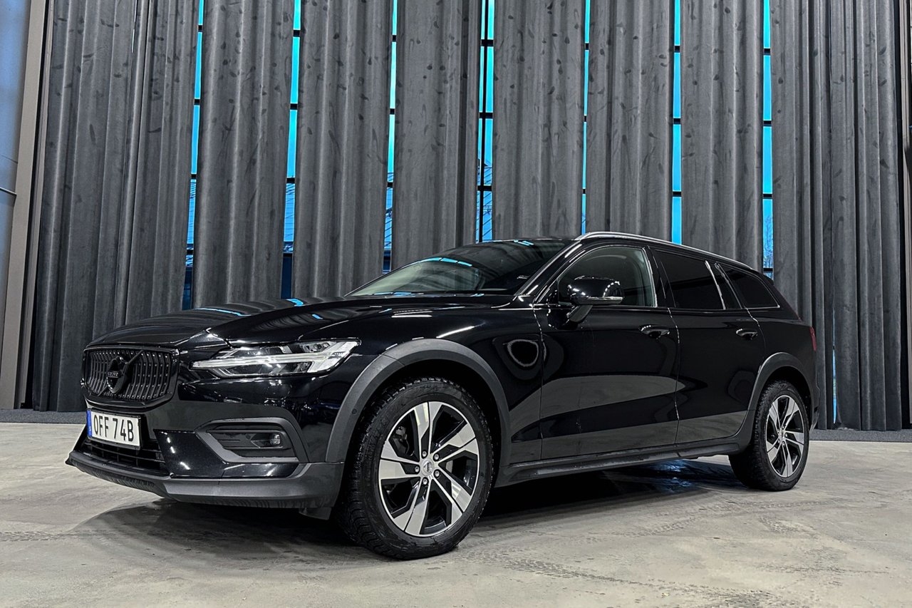 Volvo V60 Cross Country B4 AWD 2021, kuva 2/10