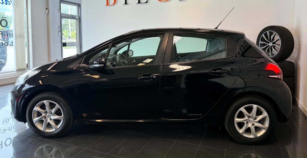 Peugeot 208 5-dörrar 1.2 PureTech 2015, bild 6/10