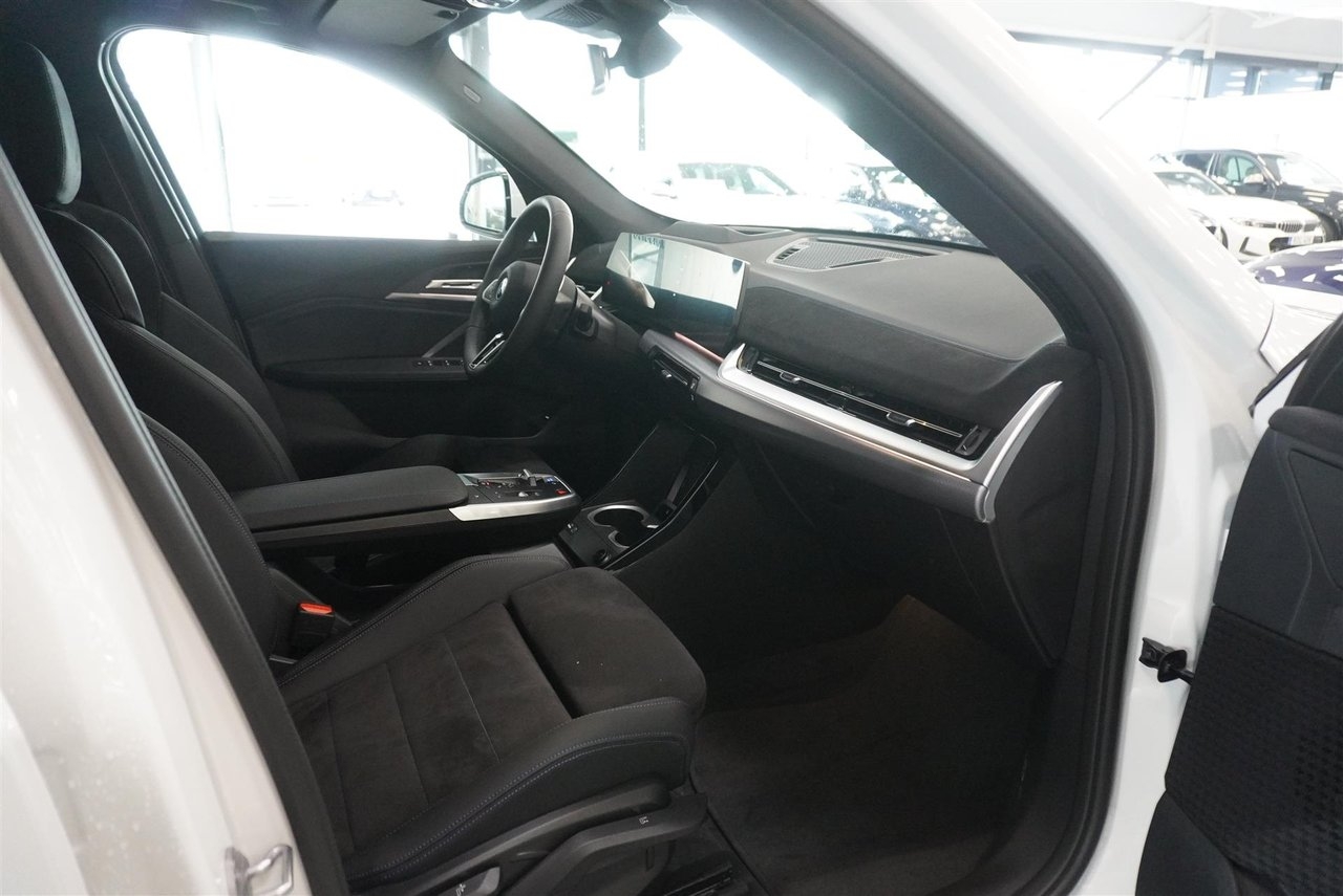 BMW iX1 xDrive30 M Sport Pro 2026, bild 6/10