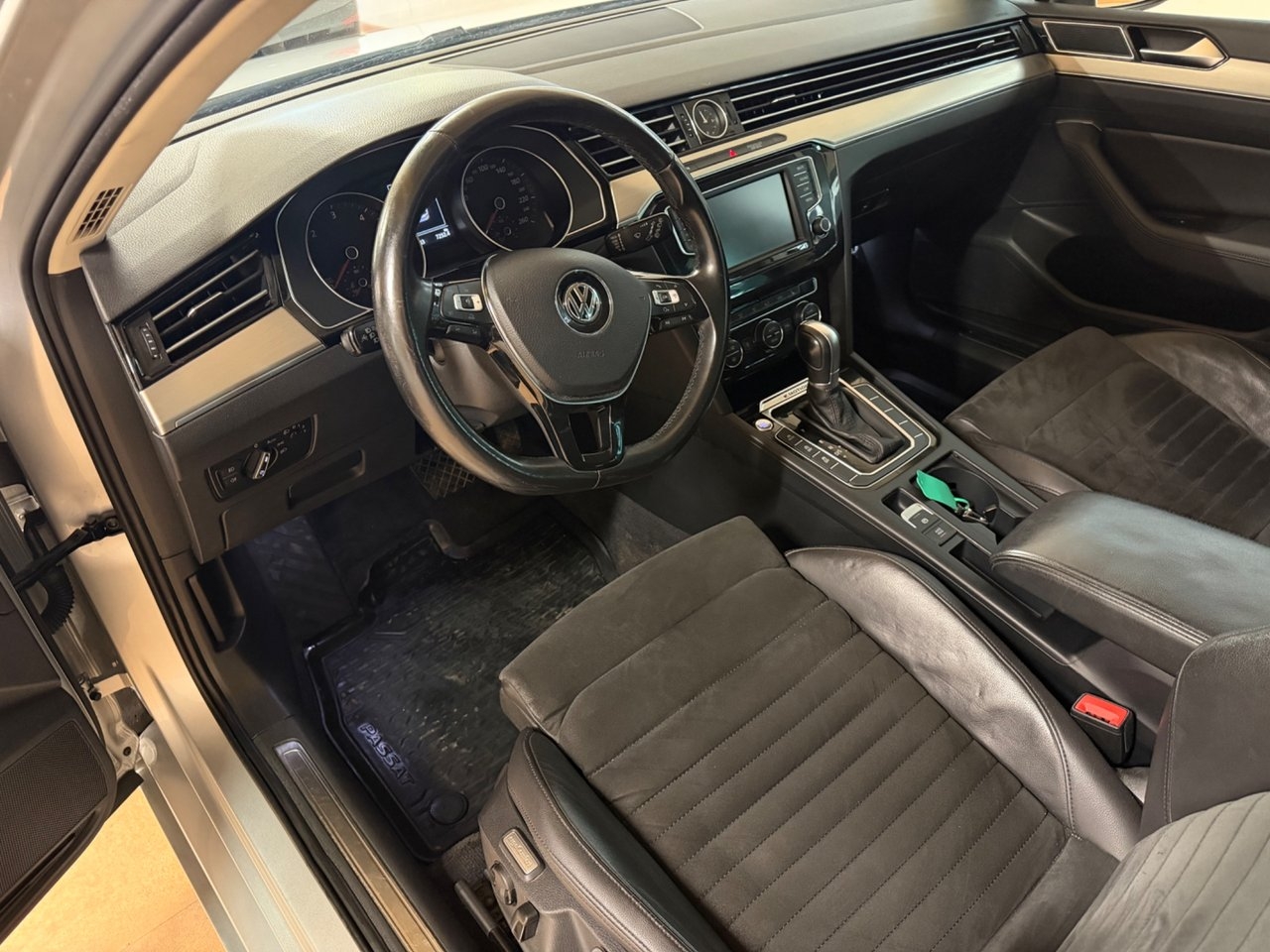 Volkswagen Passat 2016, bild 7/10