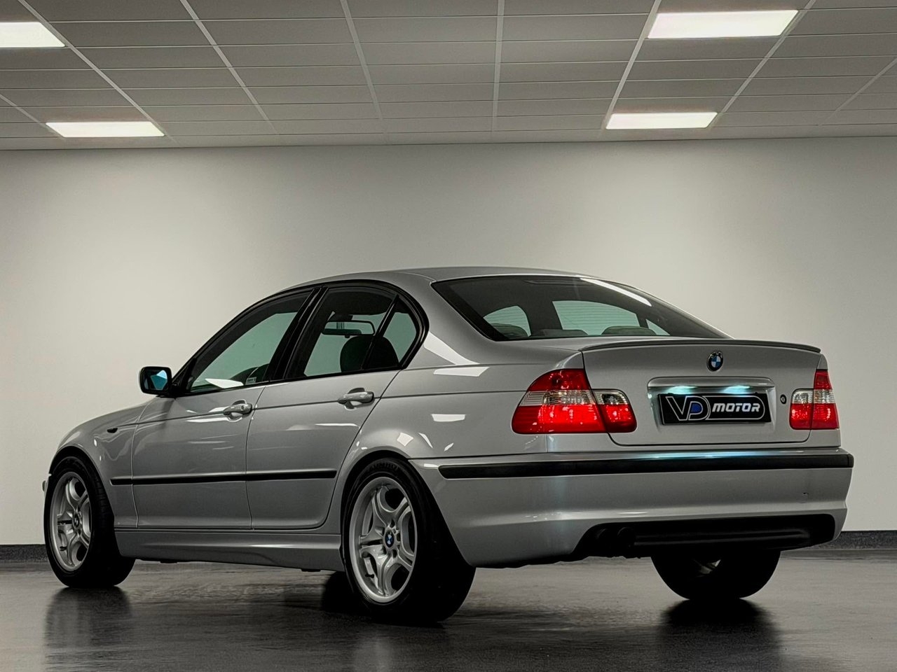 BMW 320 2004, bild 2/10