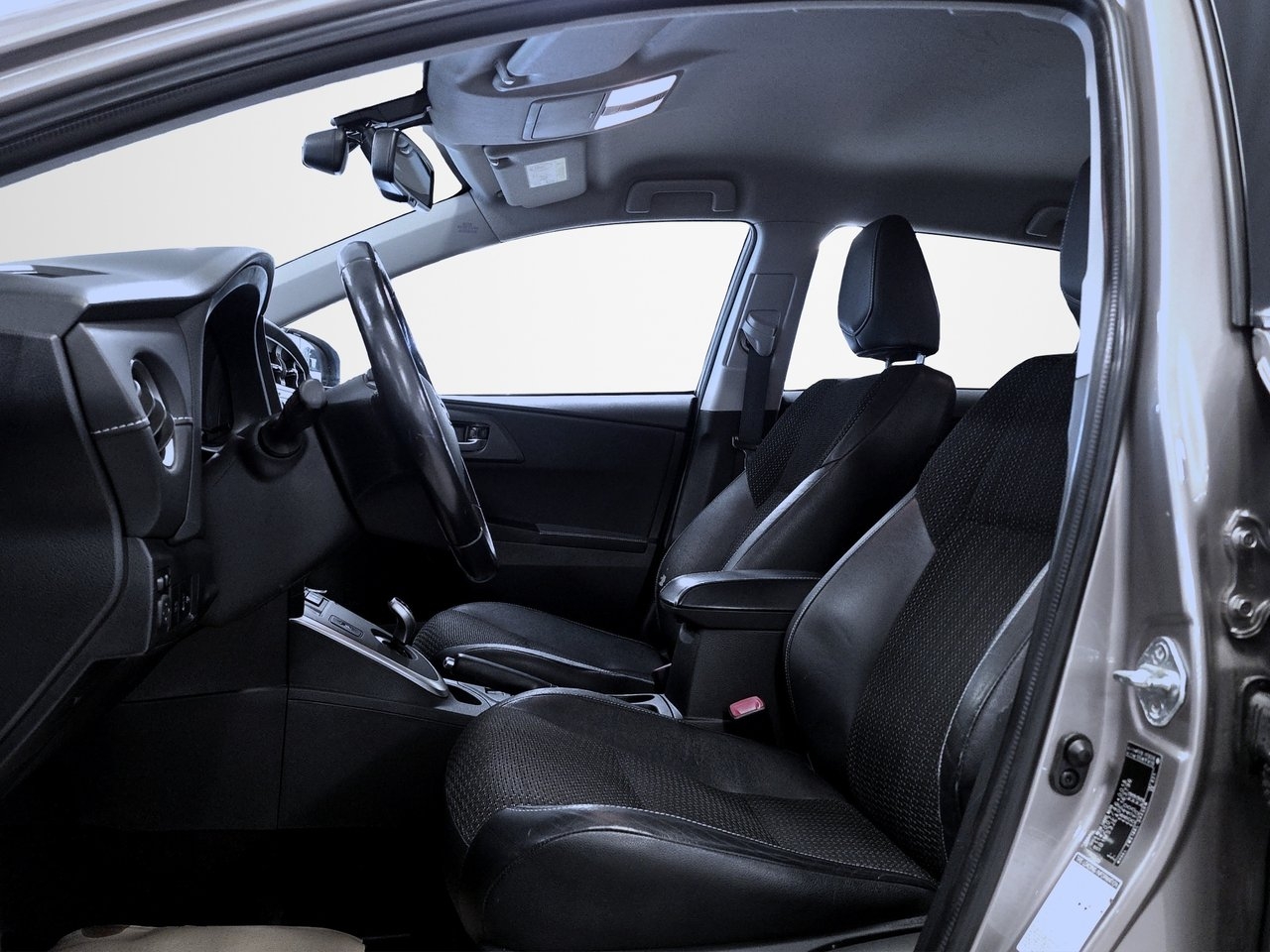 Toyota Auris Hybrid e-CVT Executive 2015, bild 6/10
