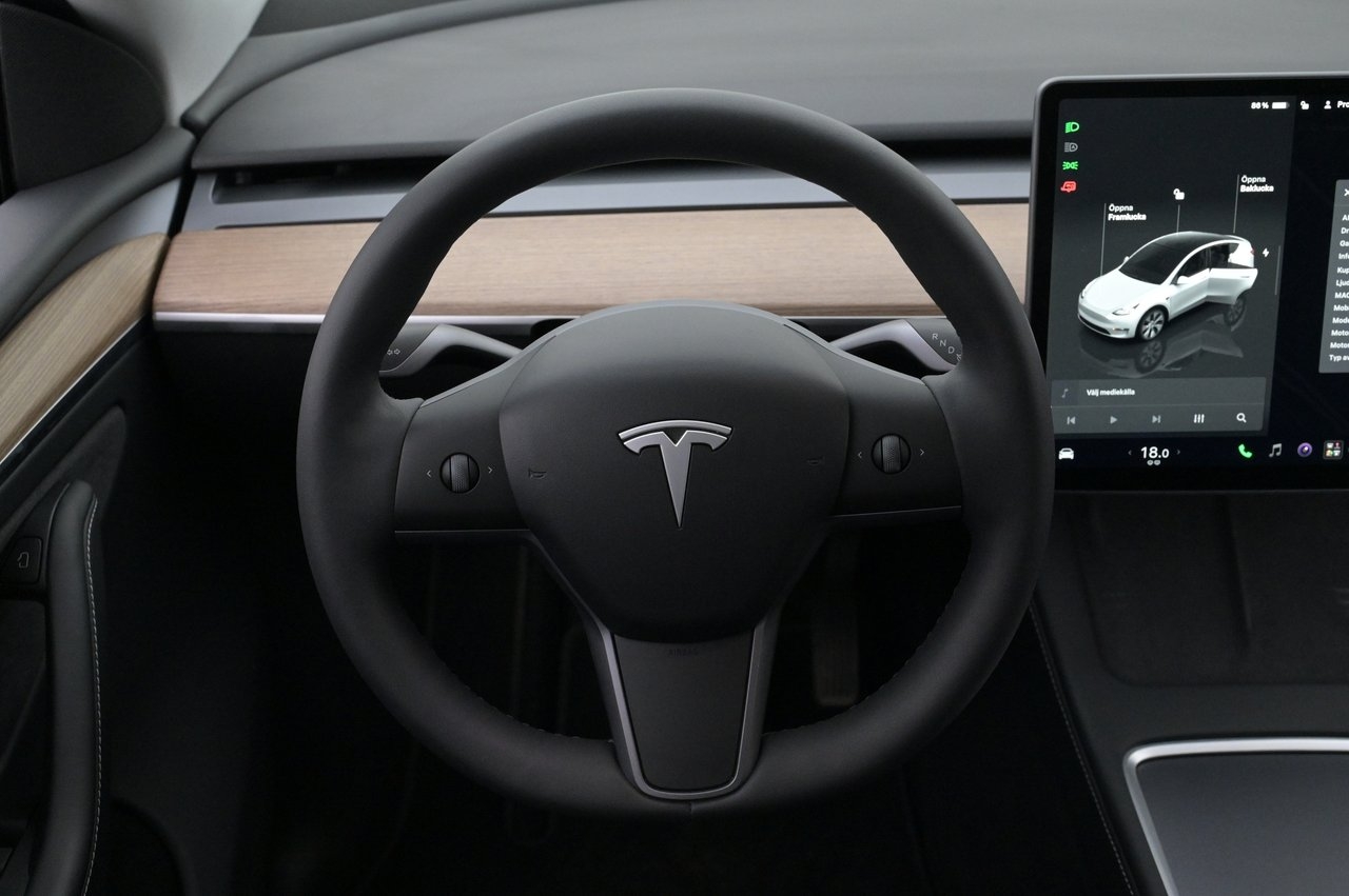 Tesla Model Y 2024, bild 7/10