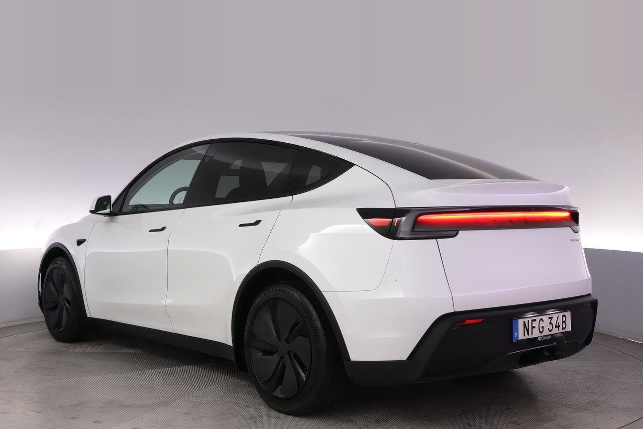 Tesla Model Y Long Range AWD Autopilot 2025, bild 4/10