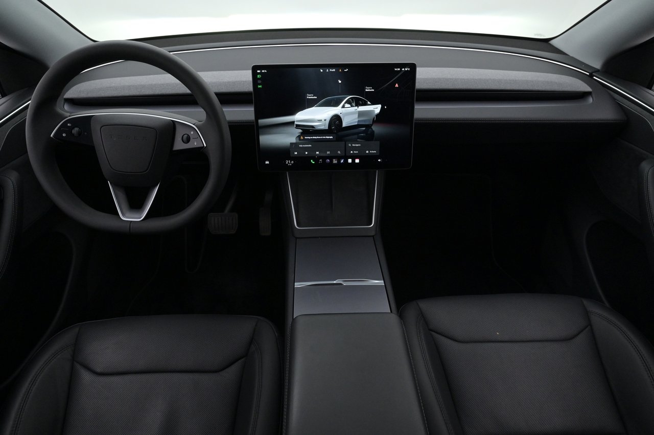 Tesla Model Y Long Range AWD Autopilot 2025, bild 6/10