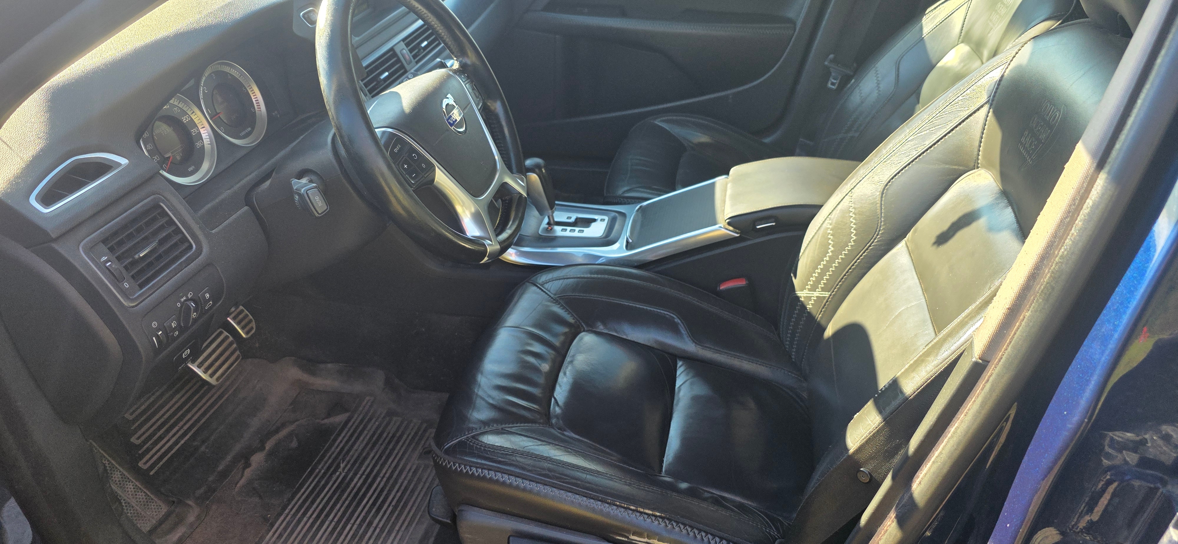 Volvo XC70 D3 AWD Geartronic 2012, kuva 4/10