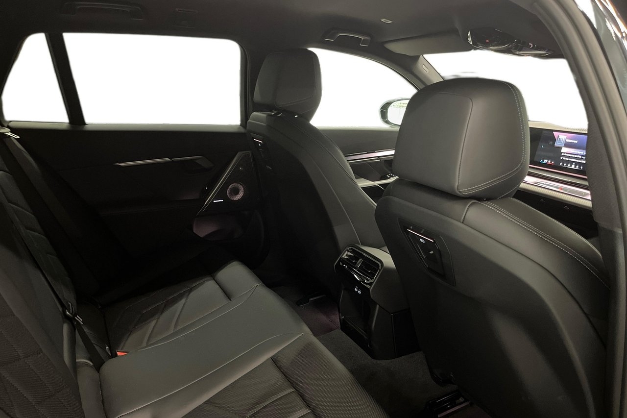 BMW 530 e xDrive Touring M-Sport 2026, bild 7/10