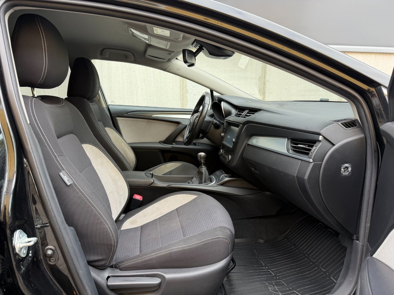 Toyota Avensis 2017, bild 5/10