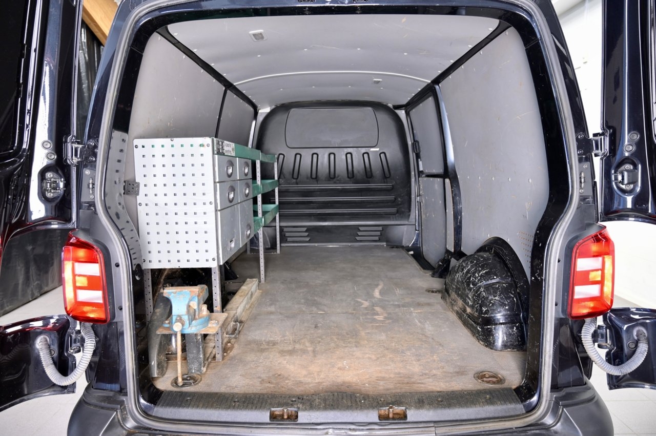 Volkswagen Transporter 2018, kuva 7/10