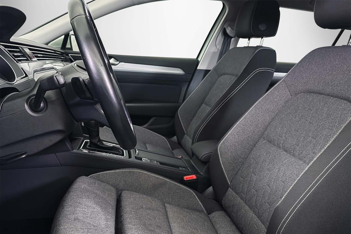 Volkswagen Passat 2023, bild 5/10