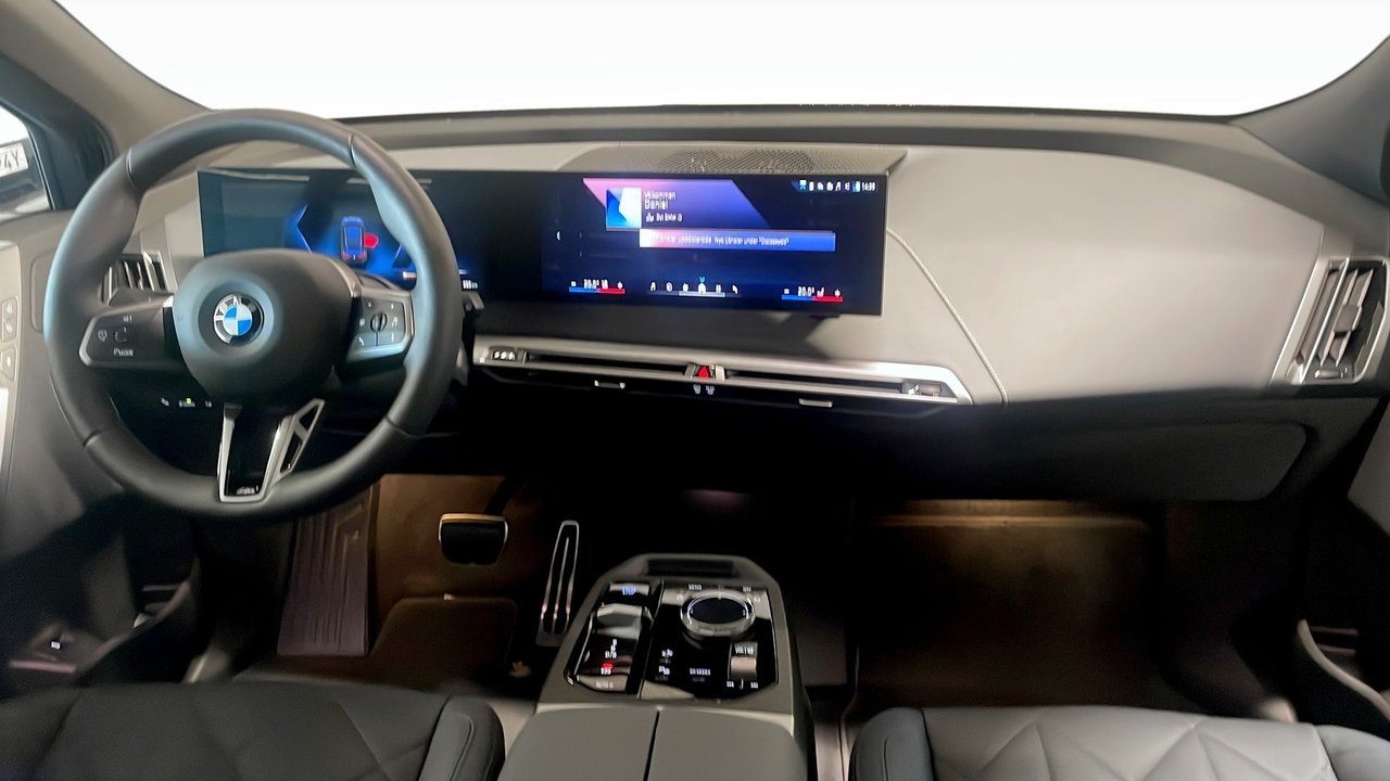 BMW iX xDrive60 M Pro 2026, photo 4/9