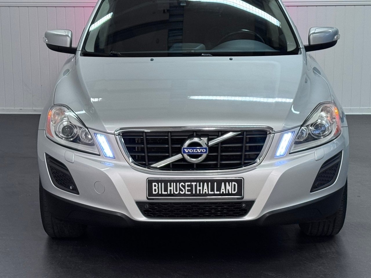 Volvo XC60 D3 Momentum Euro 5 2011, kuva 4/10