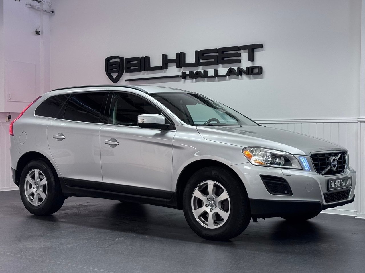 Volvo XC60 D3 Momentum Euro 5 2011, kuva 5/10