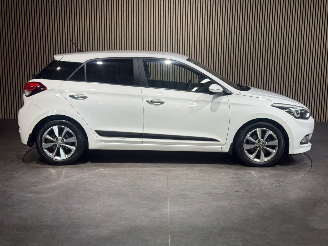 Hyundai i20 1.0 T-GDI Premium Plus 2017, bild 3/10