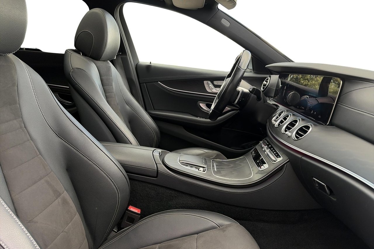 Mercedes-Benz E 220 4M AMG 2021, bild 4/30