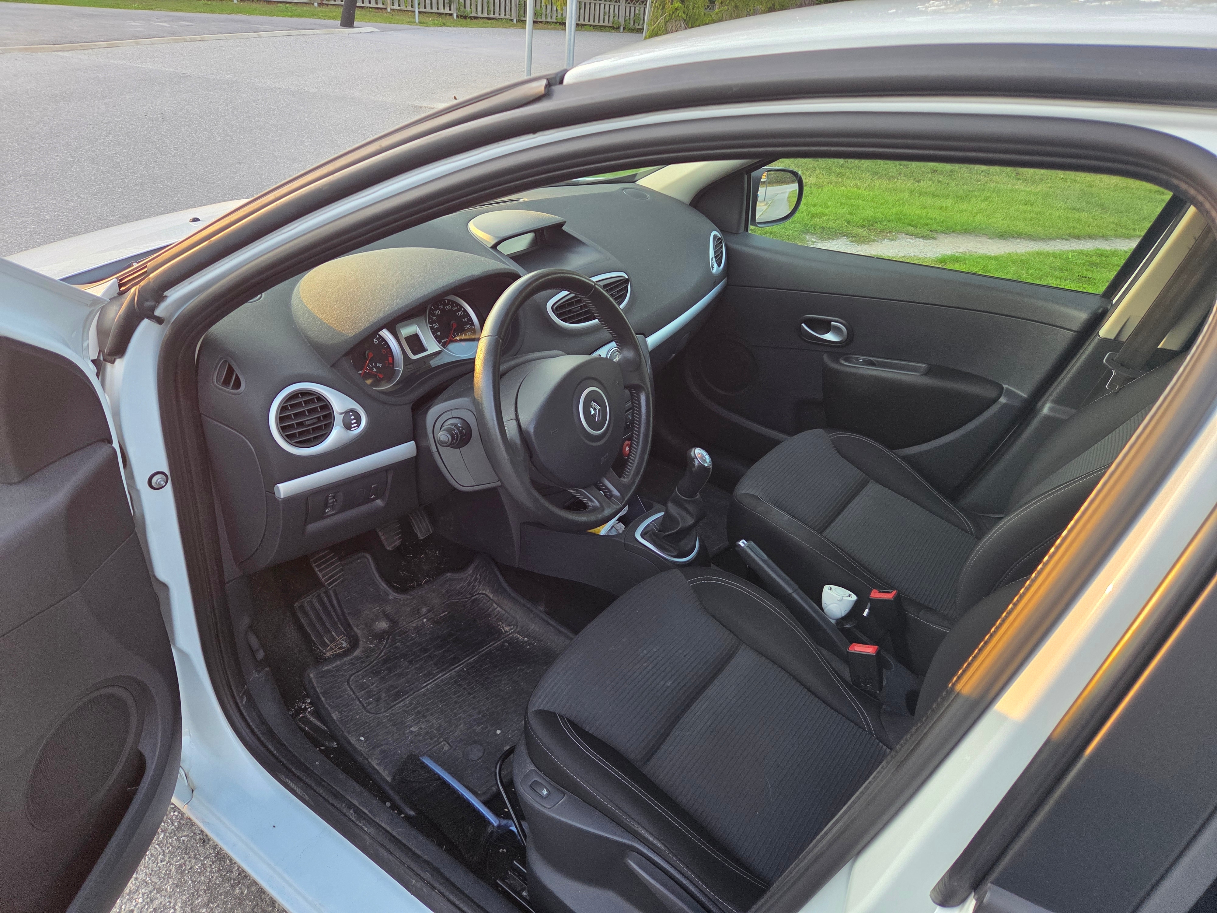 Renault Clio 2012, bild 5/10