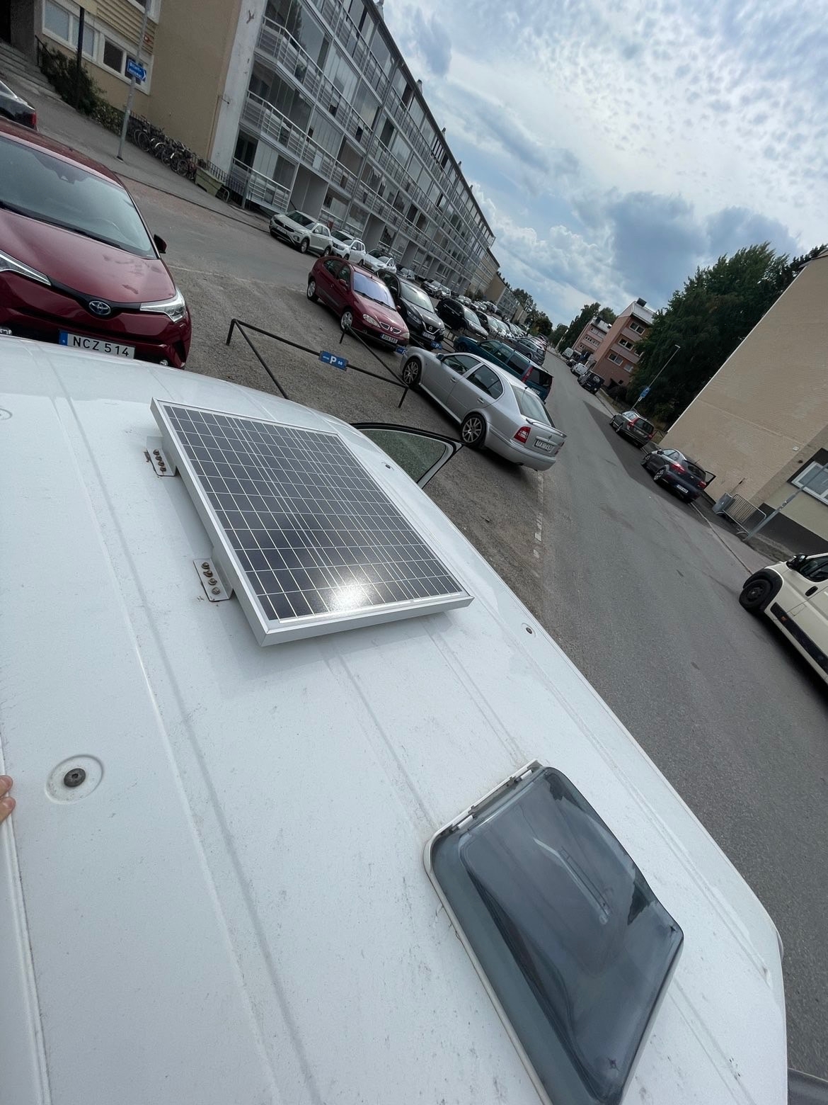 Volkswagen Caddy 2005, kuva 3/4