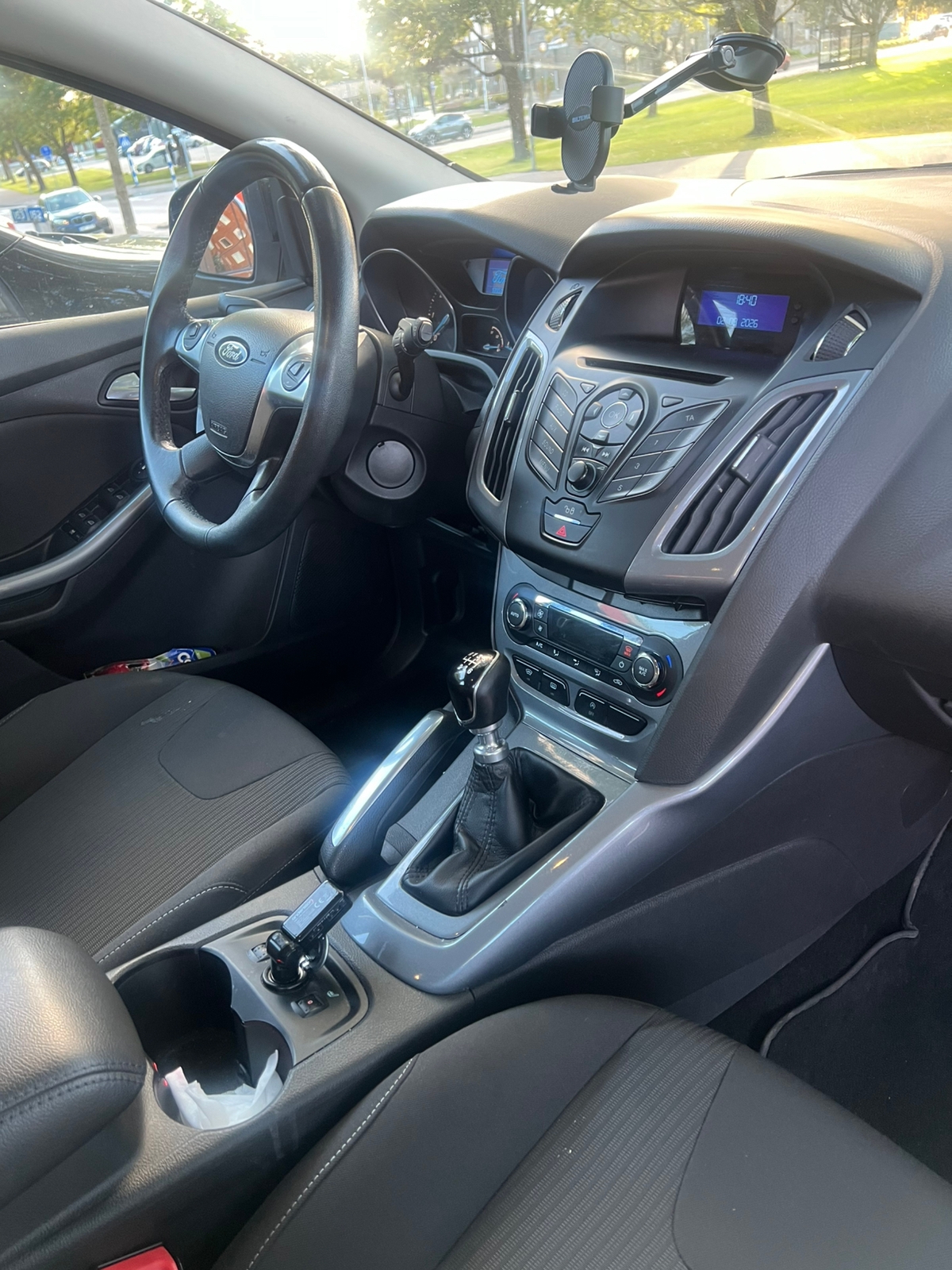 Ford Focus Kombi 1.6 TDCi Manuell 2011, photo 5/6