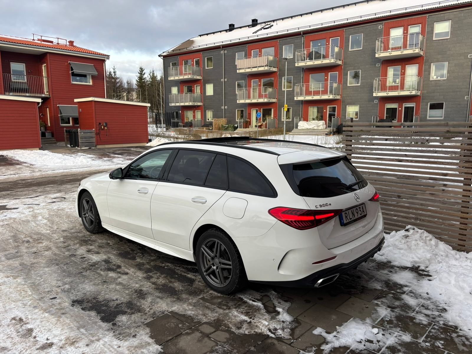 Mercedes-Benz C 300 T e 9G-Tronic 2023, kuva 2/5