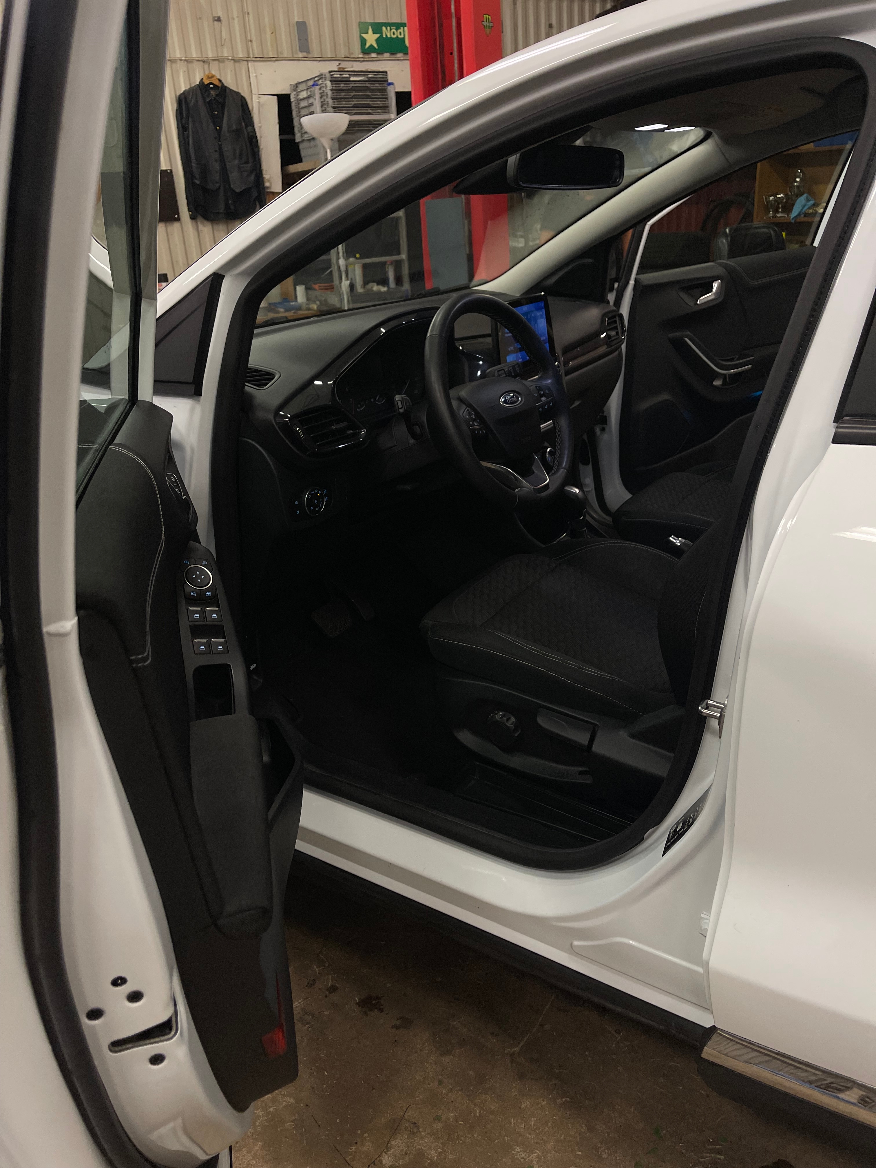 Ford Puma 1.0 EcoBoost DCT 2021, bild 8/8