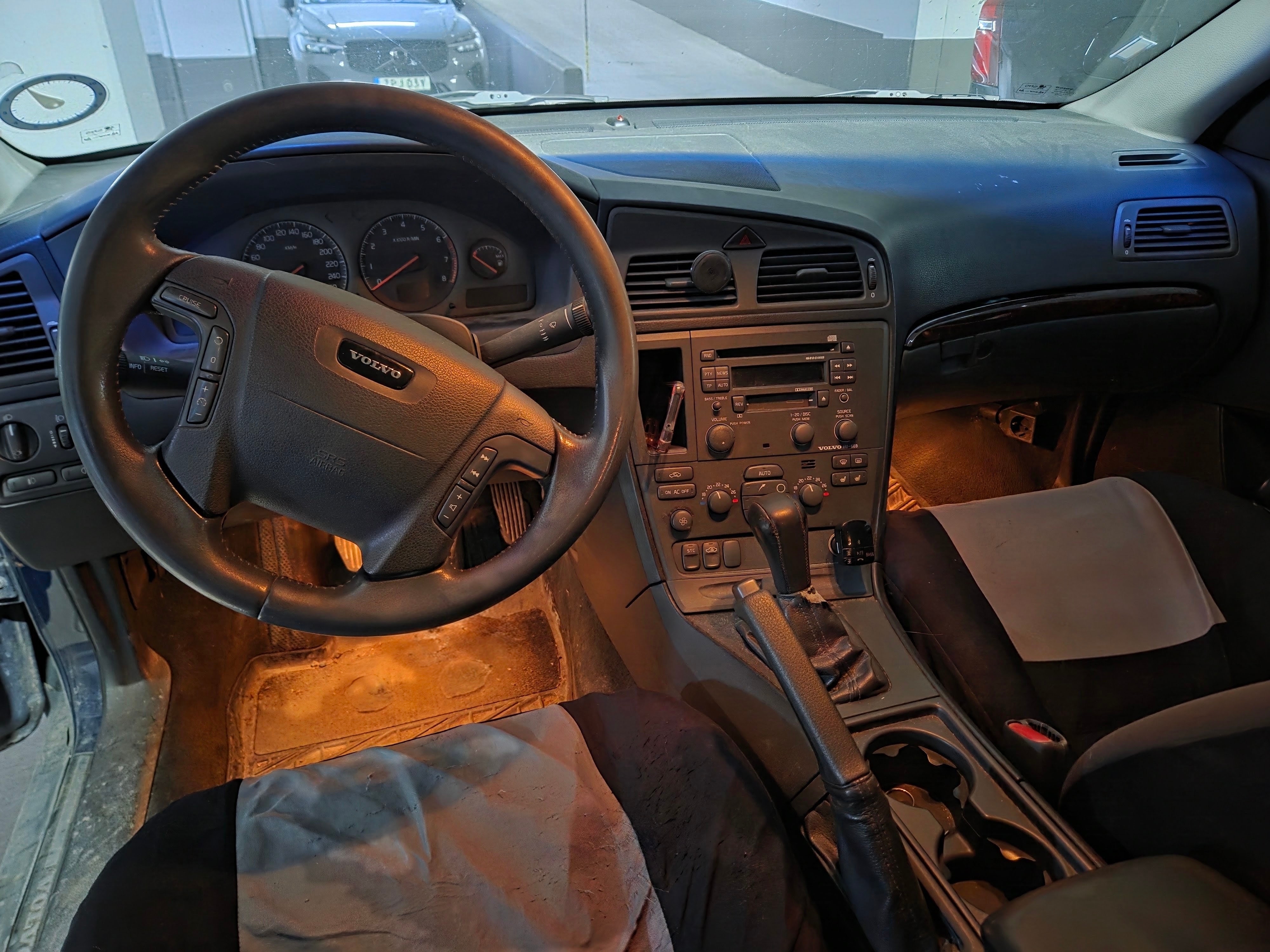 Volvo V70 2.4 Manuell 2001, bild 3/4