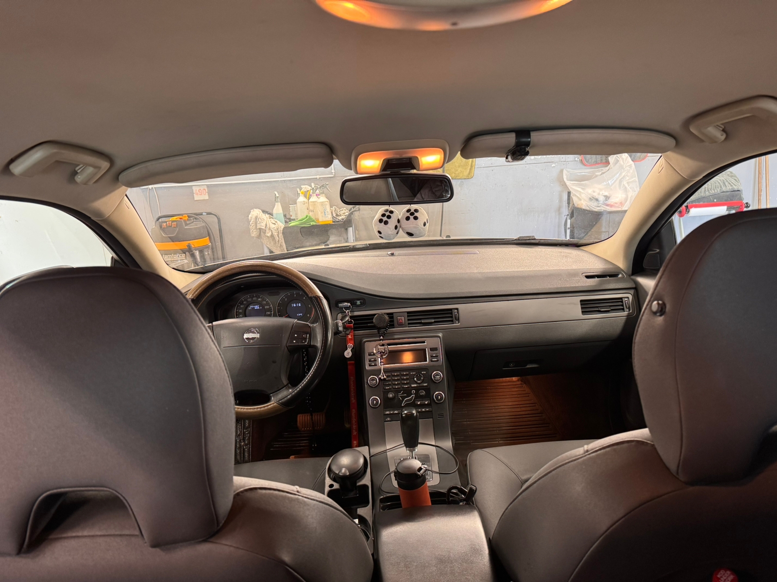 Volvo V70 2.4D Geartronic 2008, photo 7/10