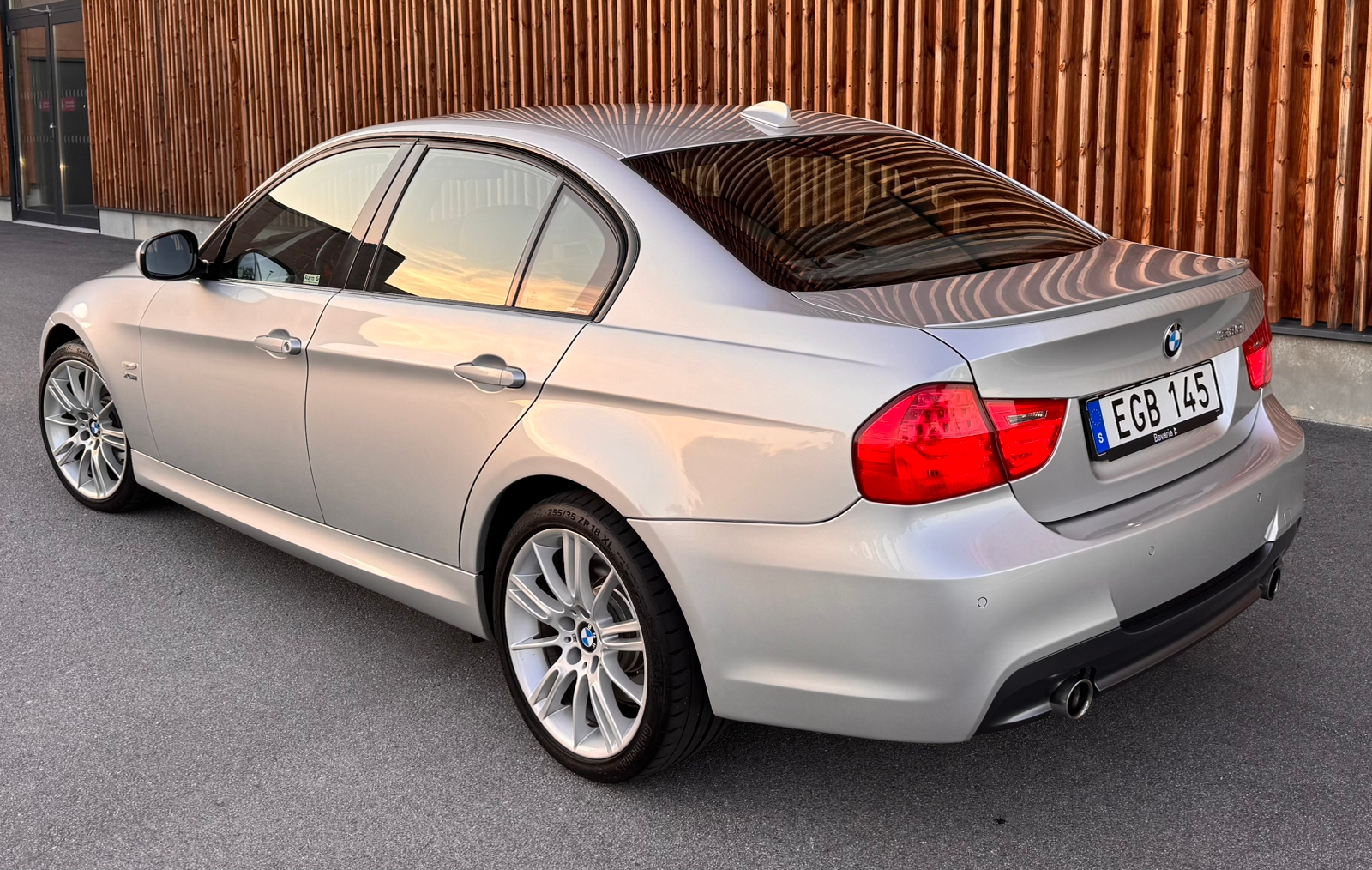 BMW 335 i xDrive Sedan Steptronic 2010, photo 2/8