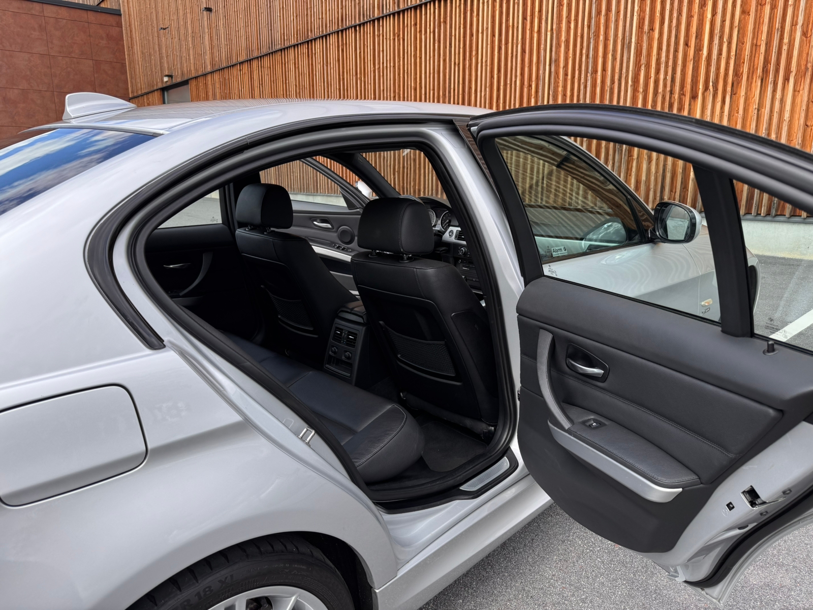 BMW 335 i xDrive Sedan Steptronic 2010, photo 4/8
