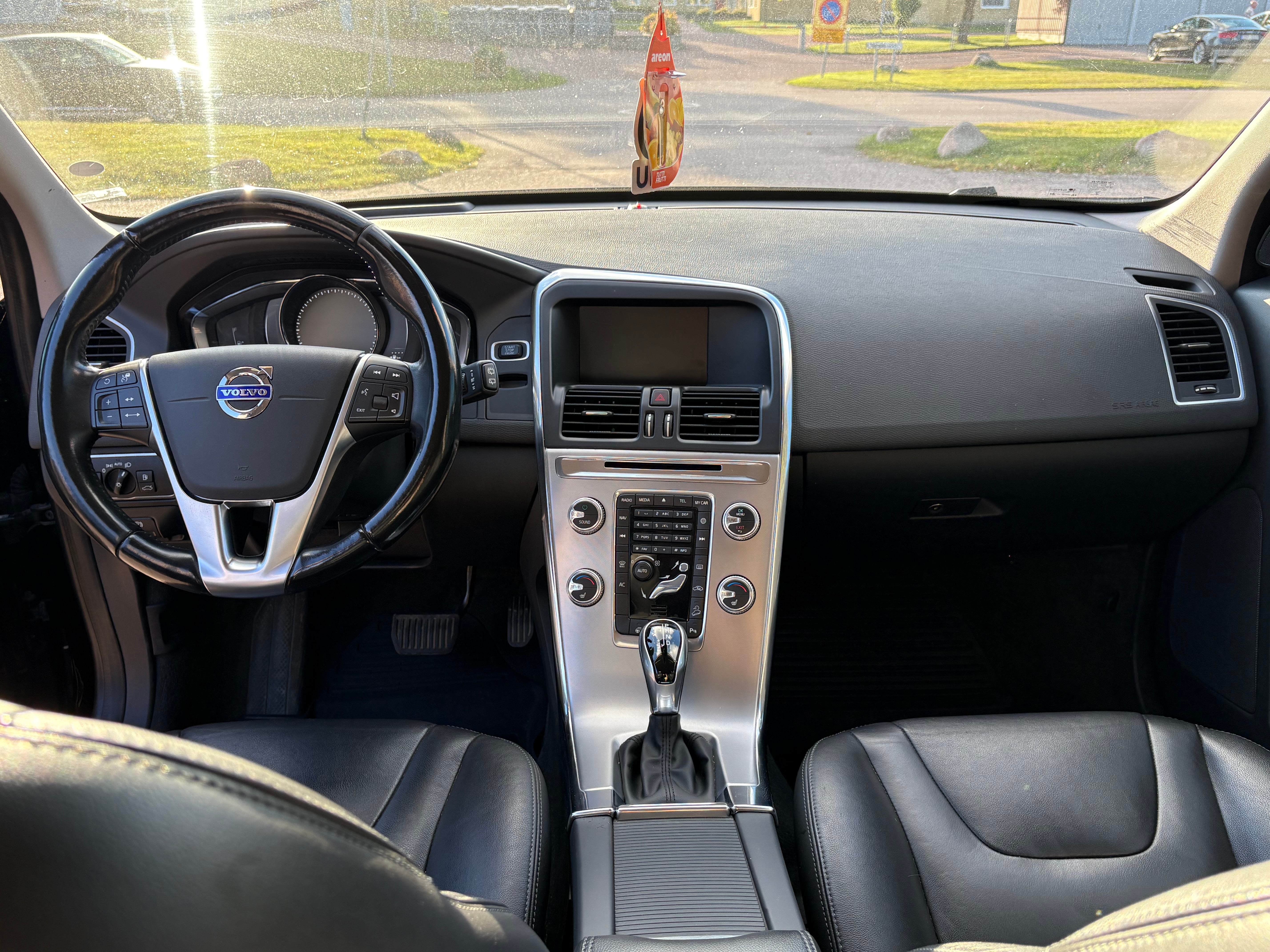 Volvo XC60 D4 AWD Geartronic 2017, bild 6/7