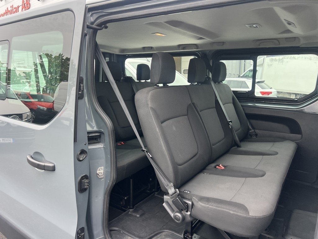 Renault Trafic Passenger L2 2.0 Blue dCi 2024, bild 4/10