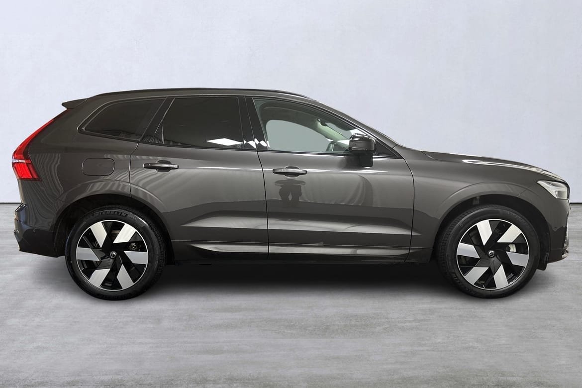 Volvo XC60 T6 Ultra Dark 2025, bild 3/10