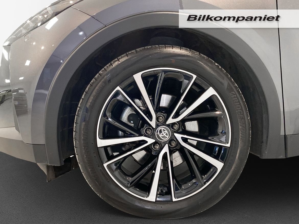 Toyota C-HR Hybrid AWD 2024, bild 5/10