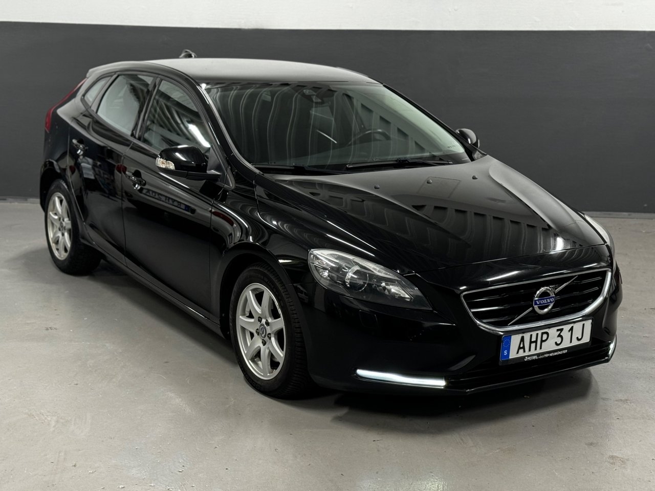 Volvo V40 2015, photo 2/10