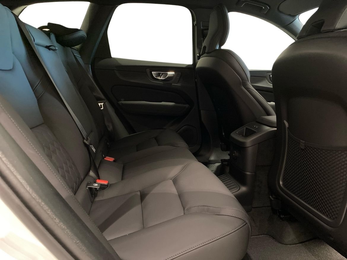 Volvo XC60 2027, photo 6/10