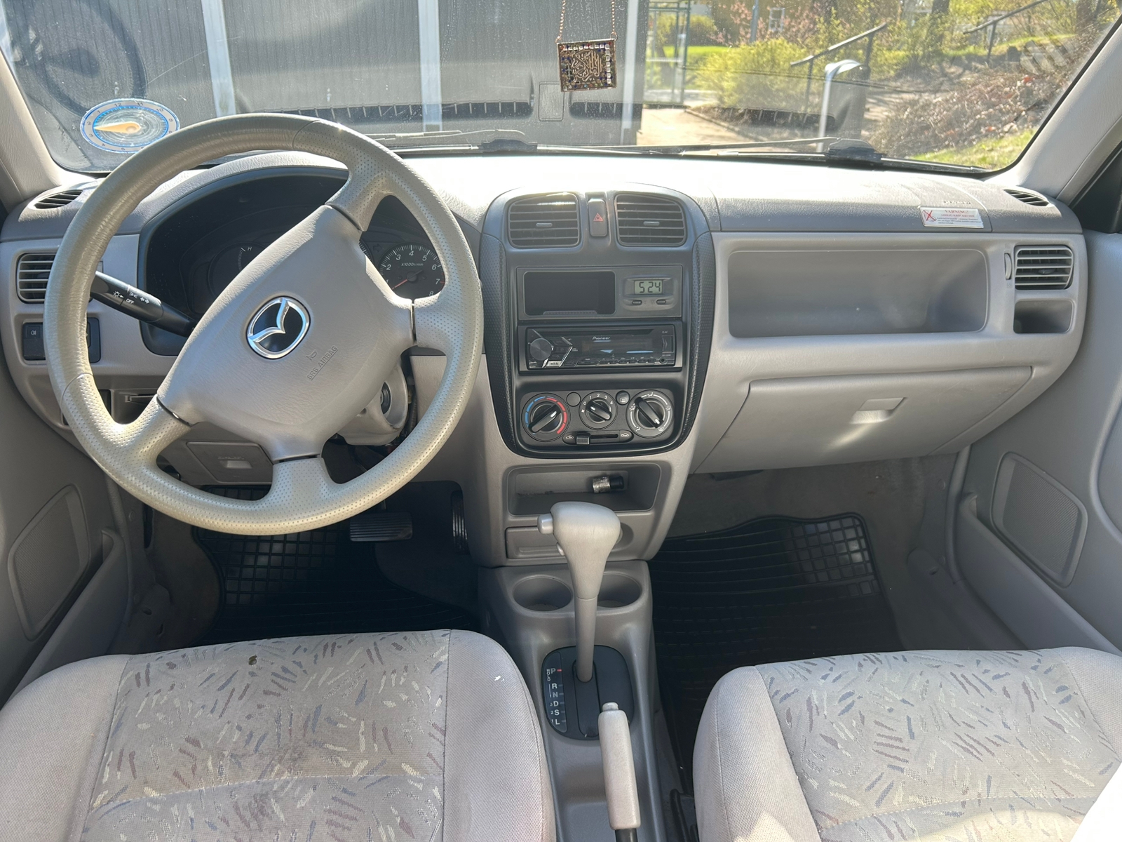 Mazda Demio 1.5 Automatisk 2000, bild 2/9