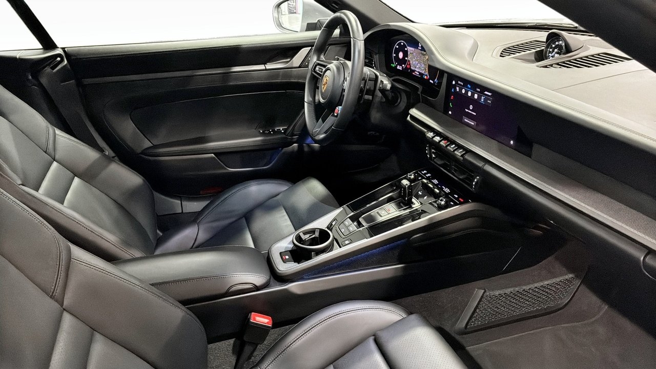 Porsche 911 Carrera Cabriolet PDK 394hp 2025, bild 3/10