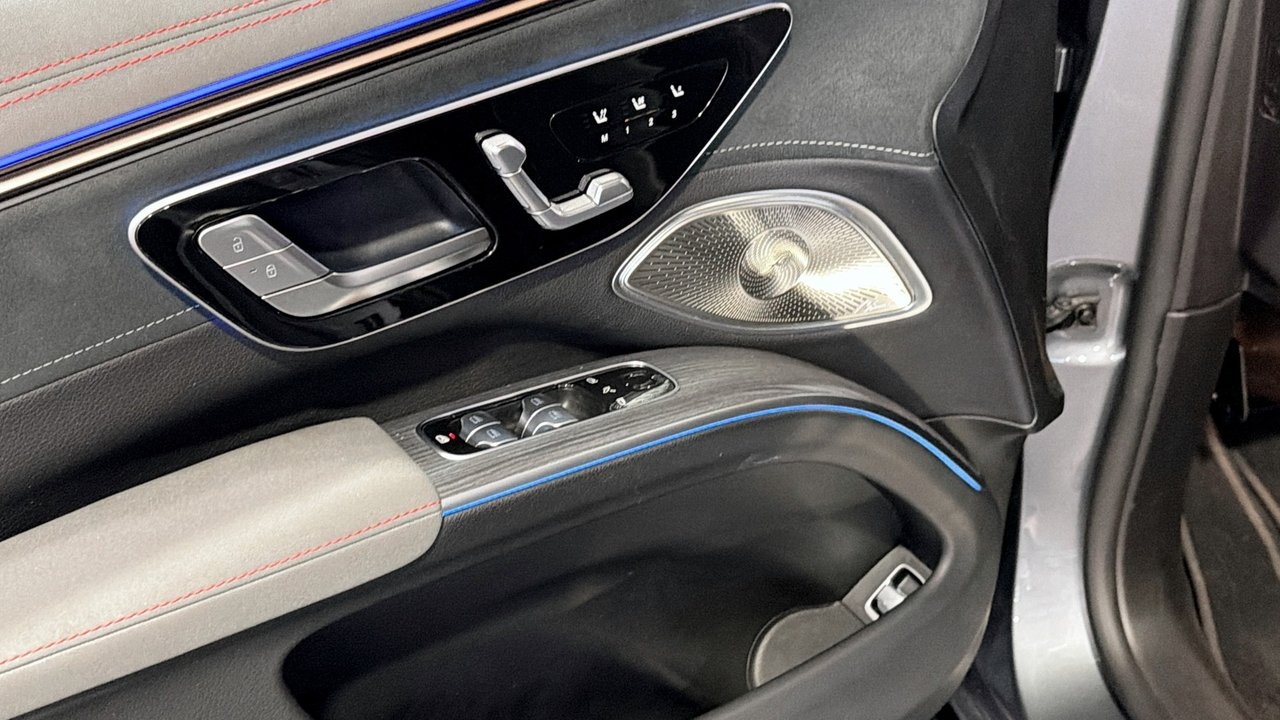 Mercedes-Benz EQS SUV 2023, photo 7/12