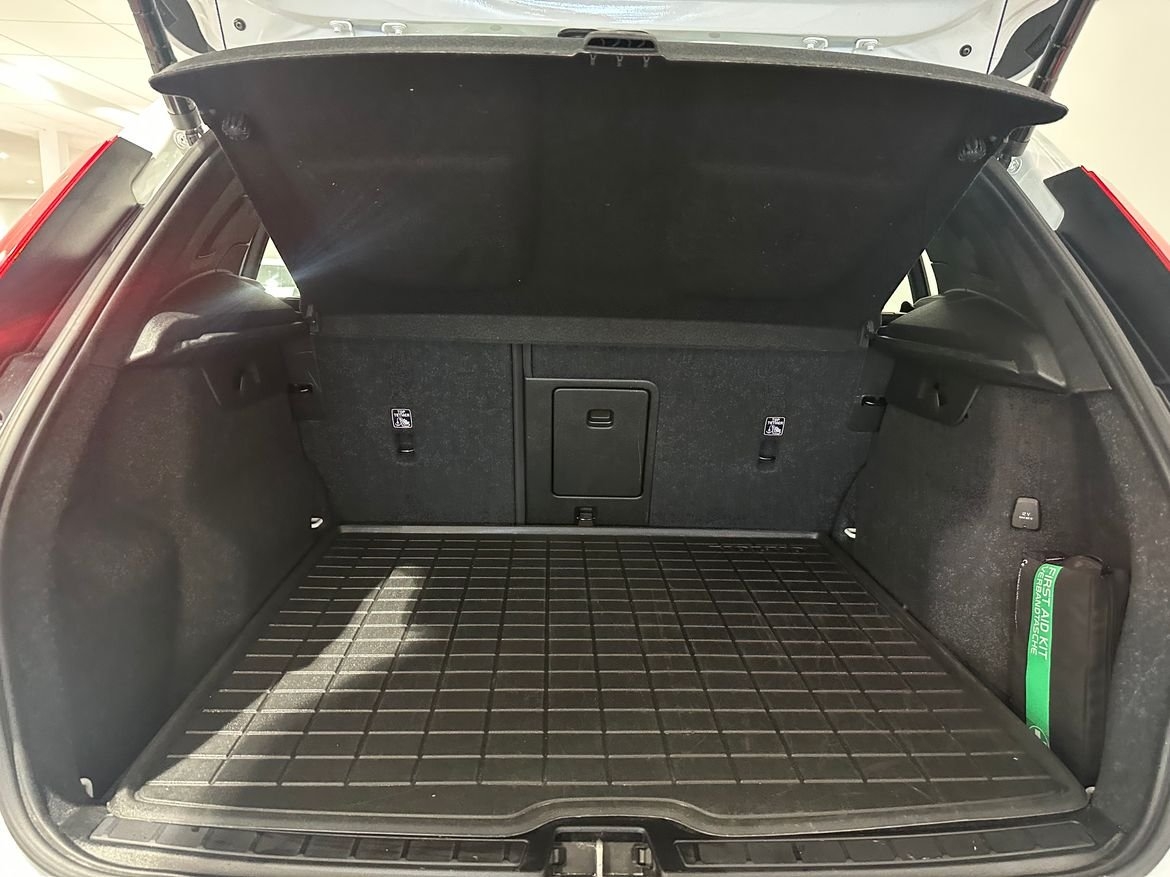Volvo XC40 B4 II FWD Bensin MomAdv 2022, bild 7/10