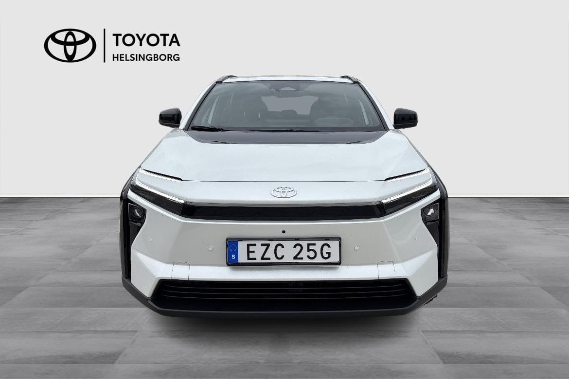Toyota bZ4X 73.1 kWh, 224hk 2025, bild 2/15