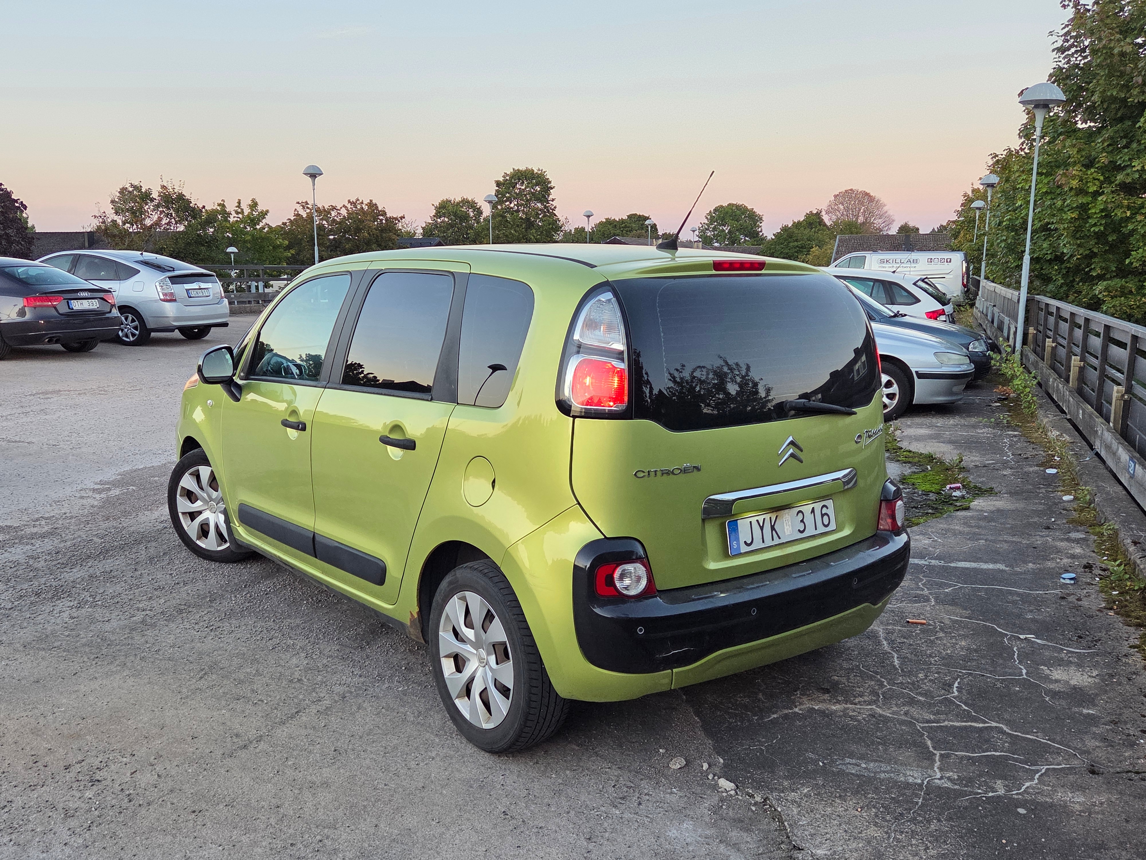Citroen C3 Picasso 1.6 HDiF Manuell 2009, bild 2/10
