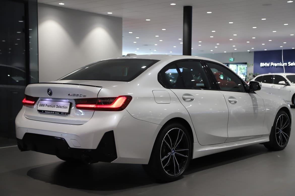 BMW 330 e 2023, bild 7/10