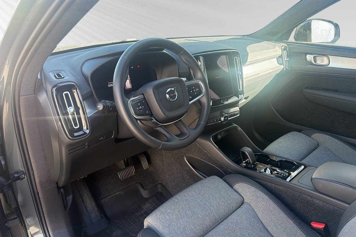 Volvo XC40 B4 FWD Bensin Plus Dark 2026, kuva 7/28