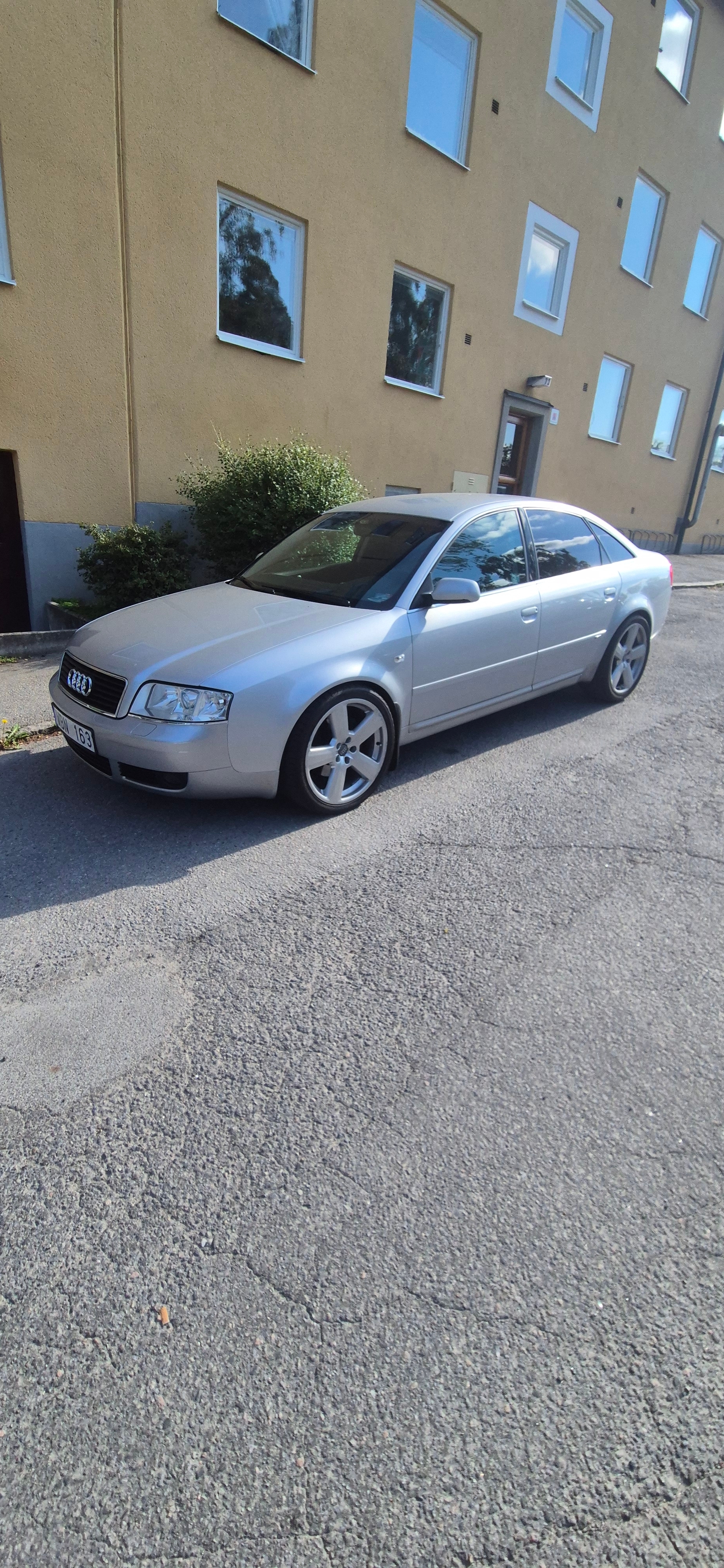 Audi A6 Sedan 2.4 V6 Manuell 2004, bild 3/10