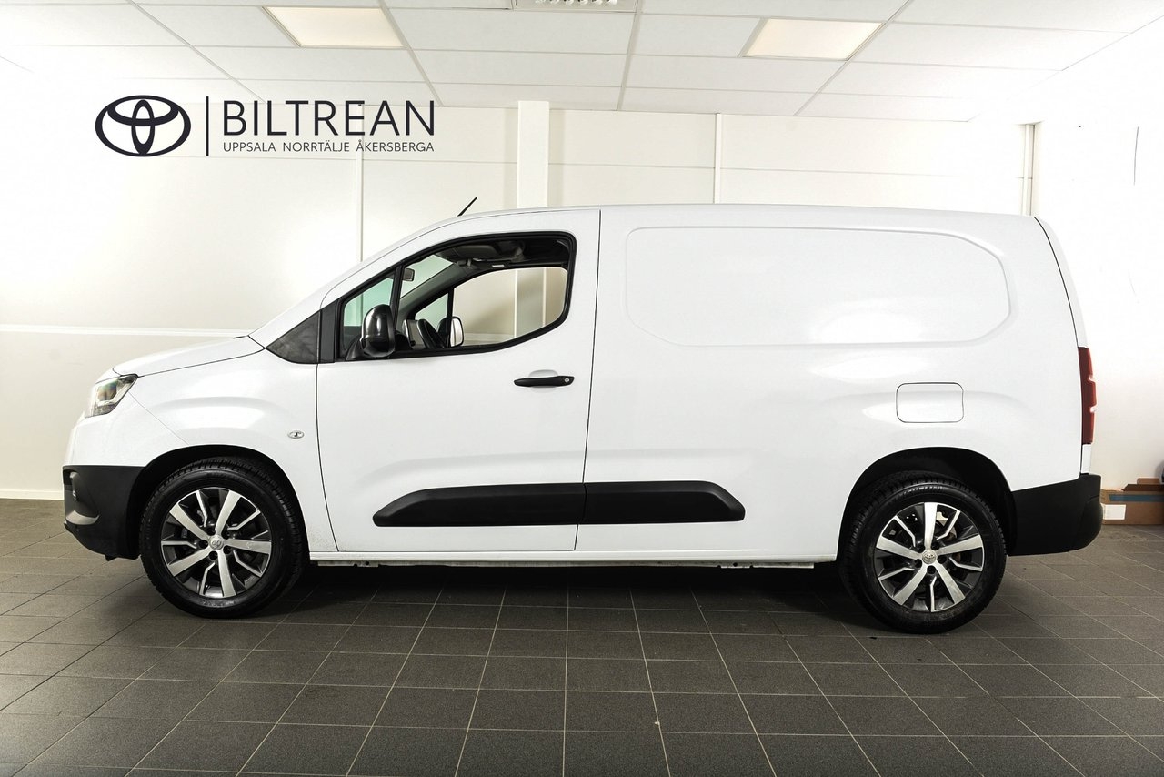 Toyota Proace City 2023, photo 2/10