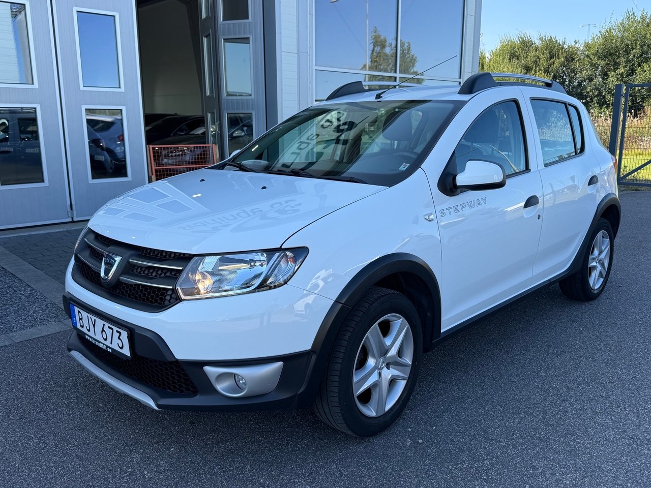 Dacia Sandero Stepway 2015, bild 2/20